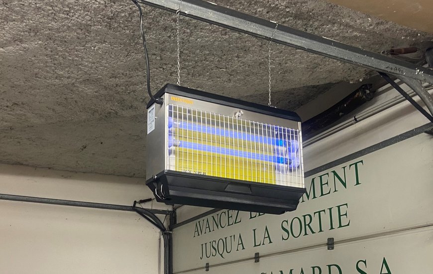 Abiotec propose des désinsectiseurs UV à LED non toxiques et à faible consommation énergétique pour réguler la présence d’insectes nuisibles 