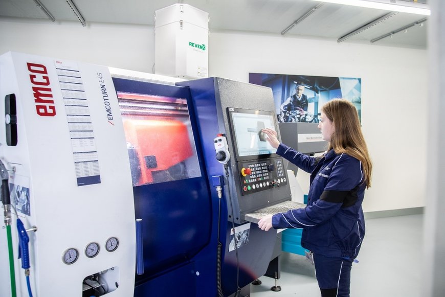 Un centre de formation de haut niveau équipé de machines conventionnelles et CNC d'Emco 