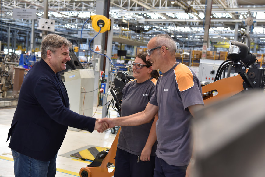 CNH inaugure une ligne de production de chargeuses compactes sur pneus électriques à Lecce 